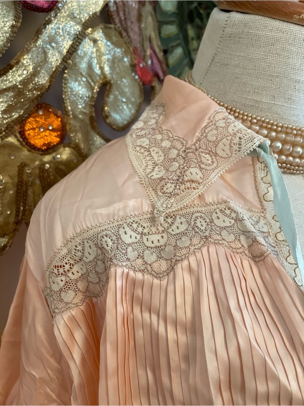 1930s Vintage Peachy Pink Pleated Lace Trim BedJacket Bridal Trousseau